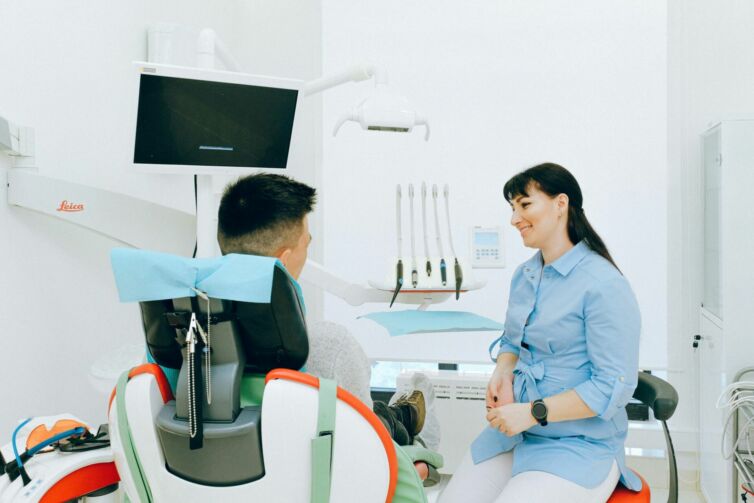 Beratungsgespräch Zahnarztpraxis