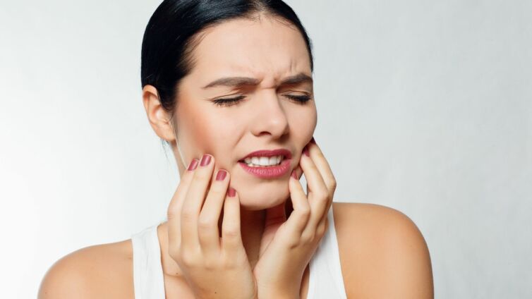 Zahn schmerzt beim Draufdrücken Header
